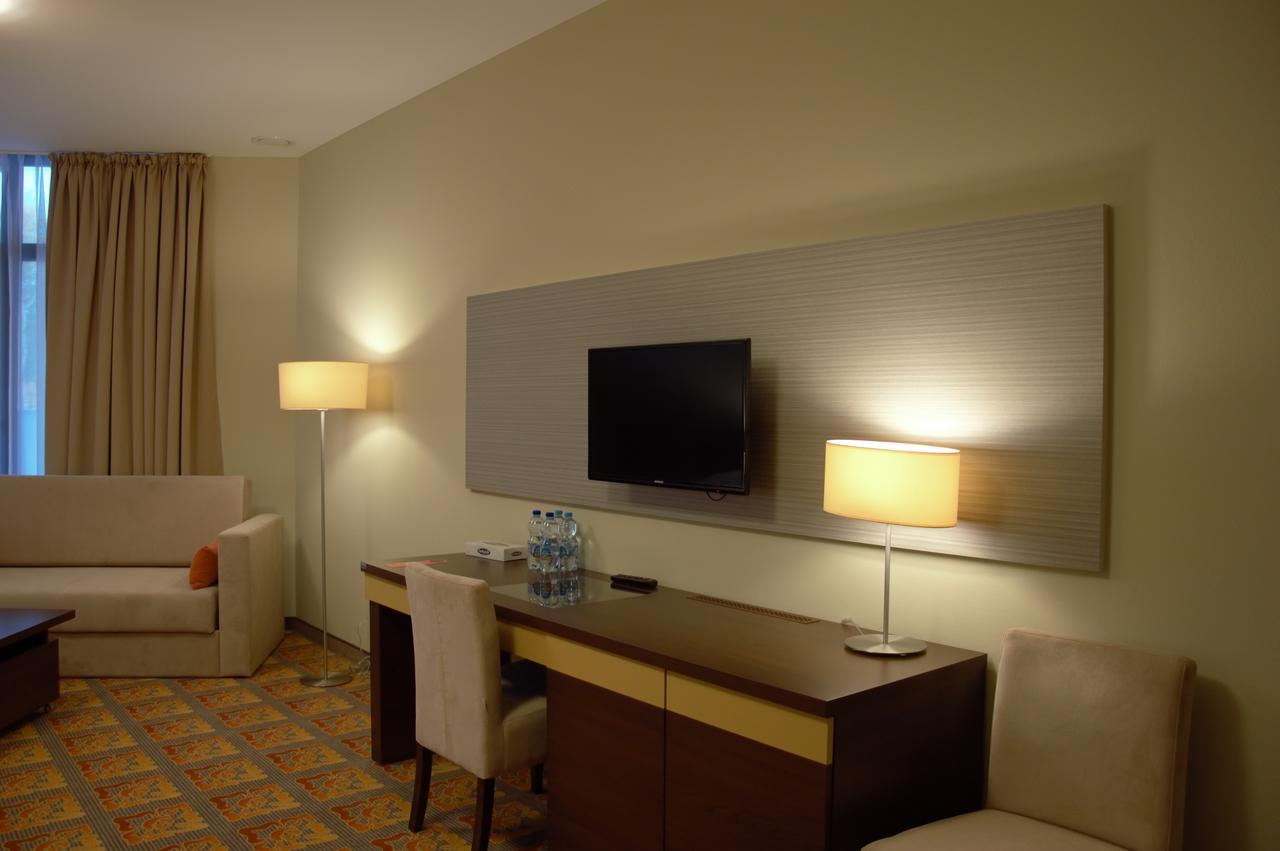 Hotel Via Baltica Łomża Extérieur photo
